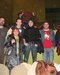 Foto de la pea reunida en Logroo en el concierto de la Tubular Band (13) Comentarios