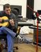 Mike tocando la guitarra en su nuevo estudio (28) Comentarios